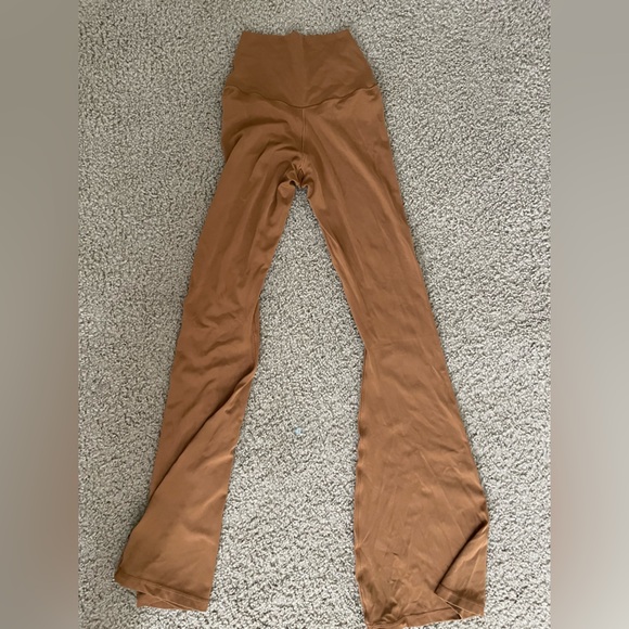 Aerie Offline Real Me Flare cross over leggings - Picture 4 of 4
